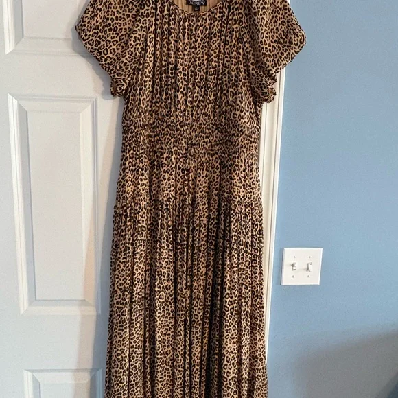 J Crew Elena Puff Sleeve Dress in Leopard Crepe de Chine - Picture 2 of 4